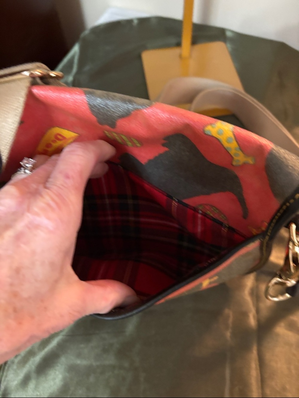 Dooney and Bourke Black Scottie Dog Print crossbody flap bag Rare collectible! - Picture 8 of 13